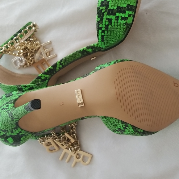 Babe Women's Size 8 Green Snake Print Chain Heels - Picture 9 of 10